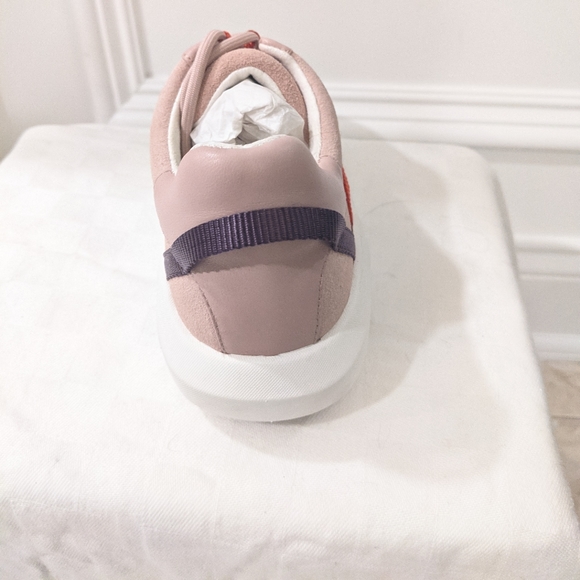 NWOT suede sneakers by Kenneth Cole - Picture 10 of 12